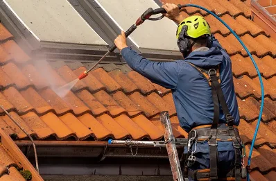Démoussage et hydrofuge de toiture à Axiat
